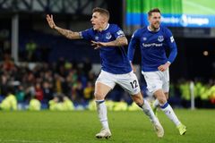 Digne zachránil Evertonu v šesté nastavené minutě bod s Watfordem