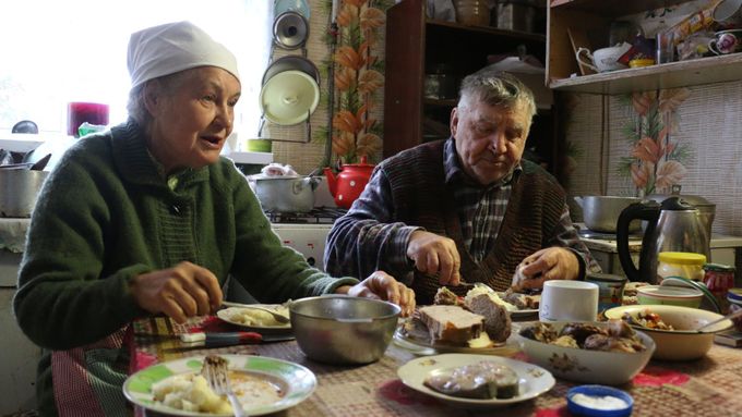 Viktoria Jevgeněvna a Rudolf Nikolajevič z vesnice Vodjane na východě Ukrajiny.
