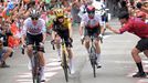 Tour de France 2023: Zleva Tadej Pogačar, Jonas Vingegaard a Victor Lafay.