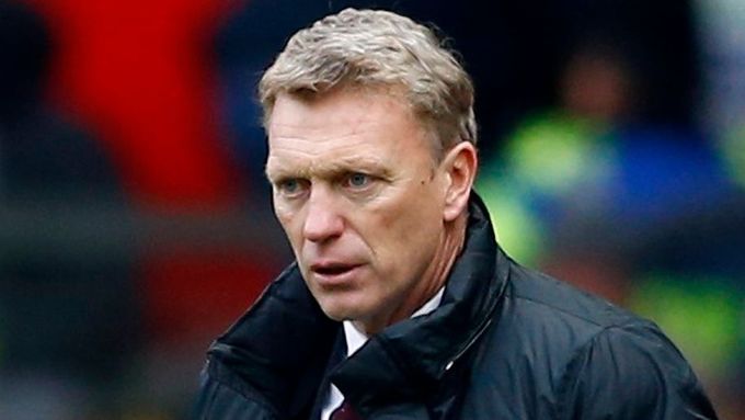 Trenér Manchesteru United David Moyes hledá příčiny nezdarů v rozhodčích.