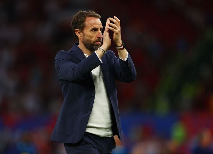 Spokojený kouč Anglie Gareth Southgate po vítězství nad Severní Makedonií