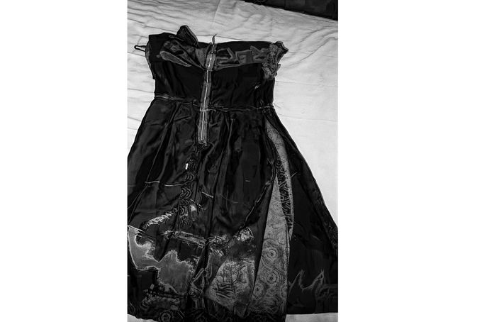 Šaty Betty Hillové s potrhanou podšívkou a zipem, klíčový fyzický důkaz z údajného únosu do UFO, ke kterému došlo v New Hampshire v září 1961.