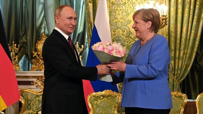 Vladimír Putin a Angela Merkelová v Moskvě, 20. srpna 2021