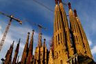 Inspiraci gotikou a její pravidelností a geometrickou přesností nezapře ani nejslavnější Gaudího stavba, katedrála Sagrada Familia. Gotická pravidelnost se v ní mísí s nezaměnitelnou originalitou a zdobností přírody.