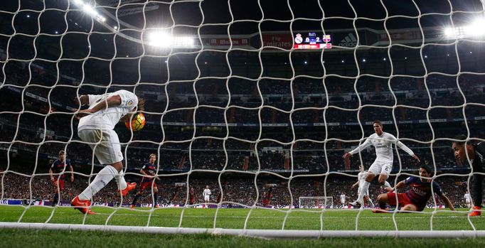 Football - Real Madrid v Barcelona - Liga BBVA - Santiago Bernabeu - 21/11/15 Real Madrid's Marcelo clears the ball off of the line from a shot by Barcelona's Luis Suárez