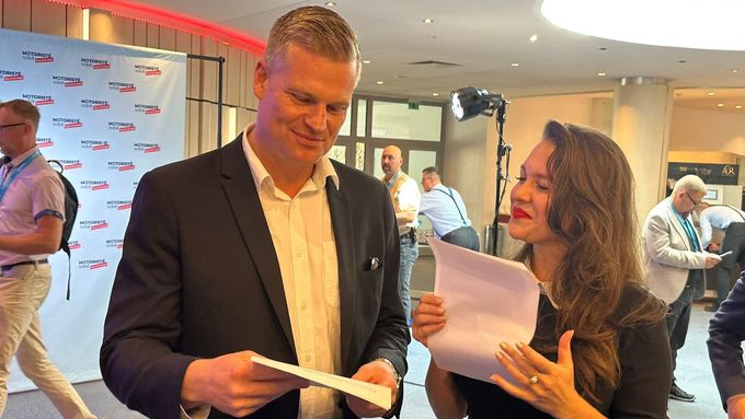 Přestože je Filip Turek ambasadorem Západočeské asociace romských podnikatelů, nedohlídl na to, aby spolek plnil všechny povinnosti, které mu zákon ukládá.