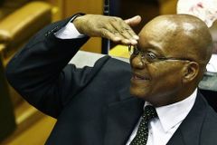 Kontroverzní Zuma je podle očekávání prezidentem JAR