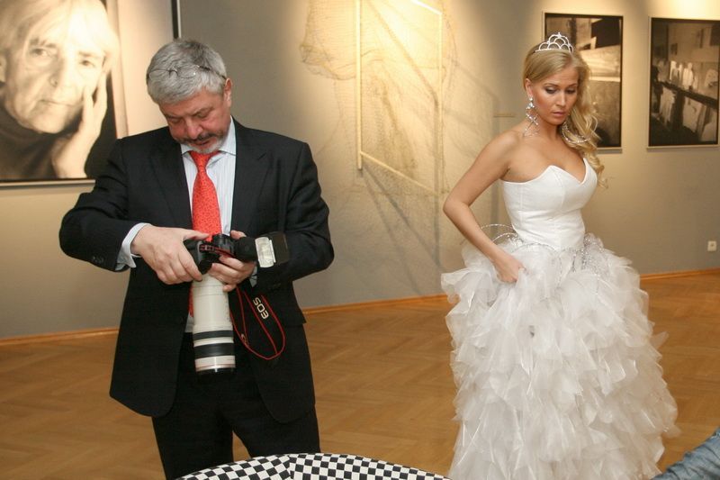 Míša Ochotská - zkouška šatů