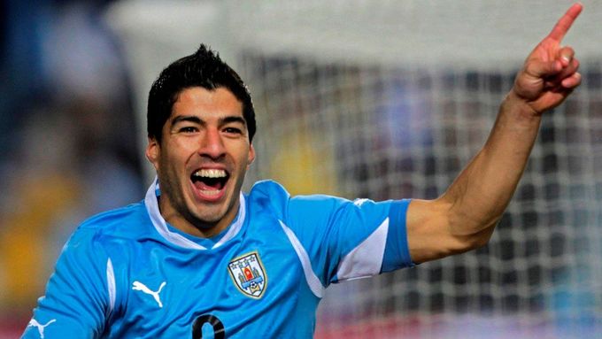 Luis Suárez bude pravděpodobně v sestavě Uruguaye proti Anglii.