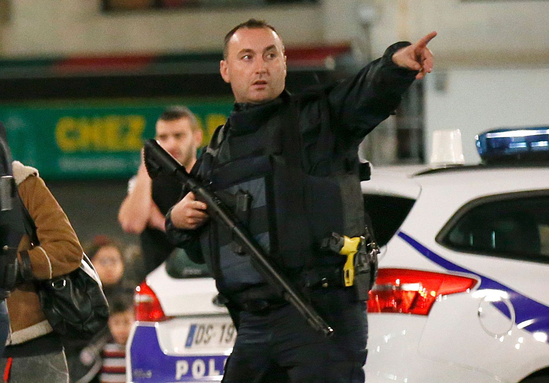 Francie - Paříž - policie