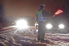 Moravu trápí sníh: R46 zkolabovala, šaliny stojí