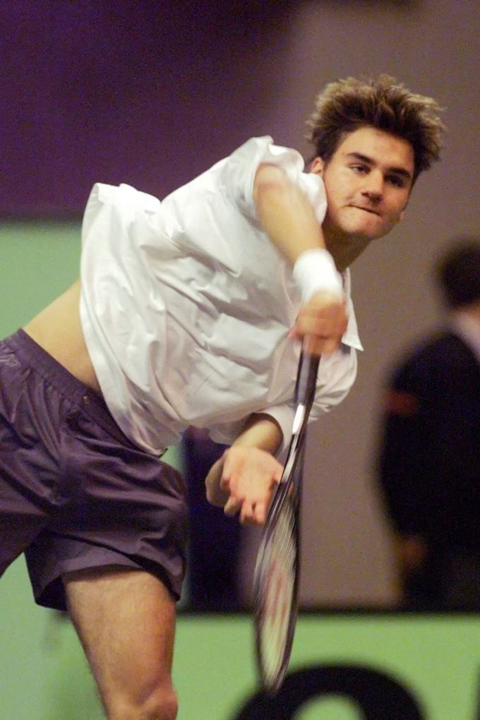 Snímek ze sportovní kariéry švýcarského tenisty Rogera Federera.