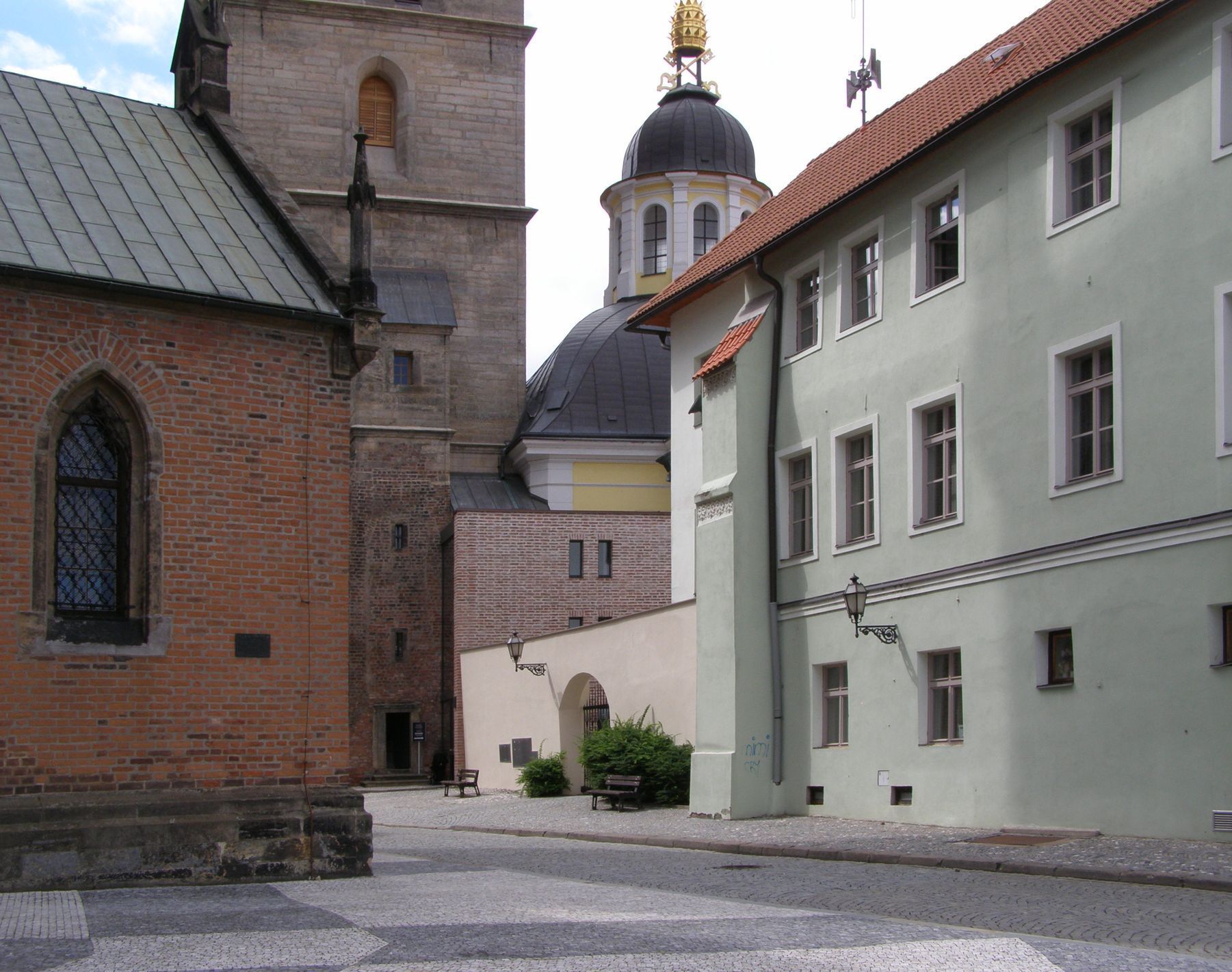Přístavba pokladny a schodiště k Bílé věži v Hradci Králové