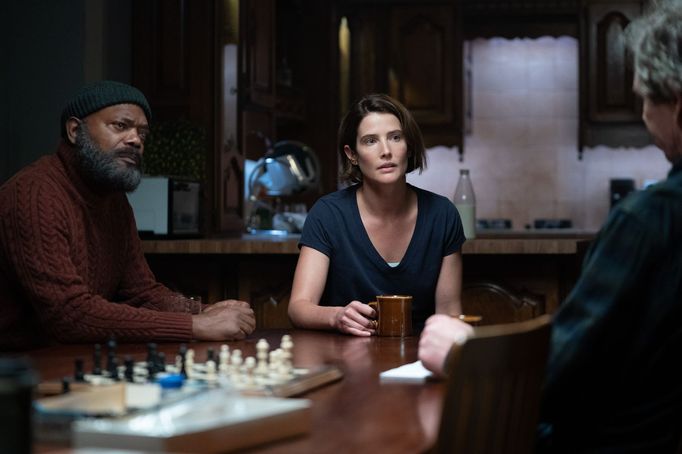 Samuel L. Jackson jako Nick Fury a Cobie Smulders coby Maria Hill.