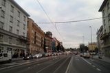 Největší problémy jsou ve Svatovítské ulici ve směru na Vítězné náměstí. A to i pozdě večer, dávno po dopravní špičce.
