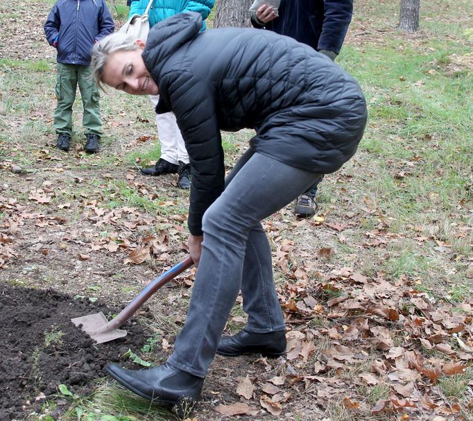 Sázení stromů: Barbora Špotáková