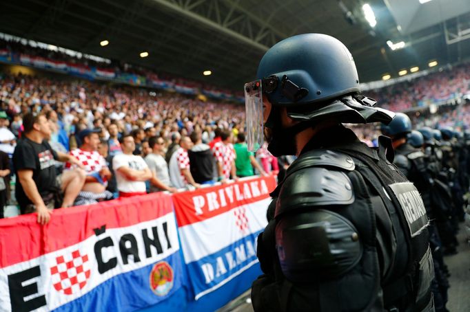 Euro 2016,Česko-Chorvatsko: výtržnosti chorvatský fanoušků