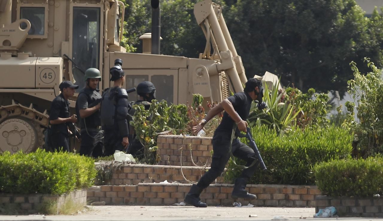 Egypt - zásah proti demonstraci Mursího stoupenců