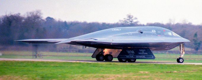 Letoun Northrop Grumman B-2 Block 30 Spirit 80-1067 na snímku z roku cca 2000.