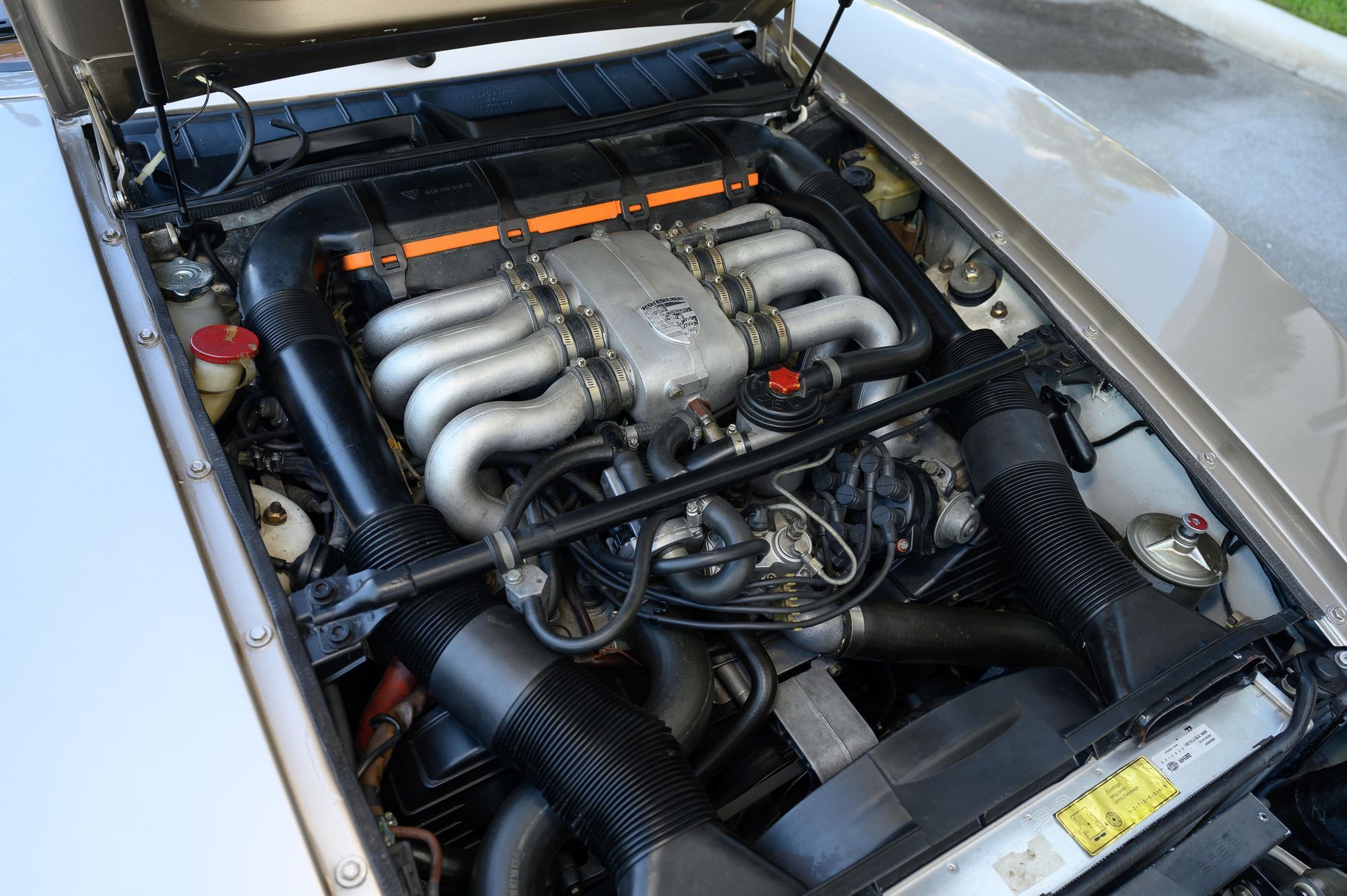 Porsche 928