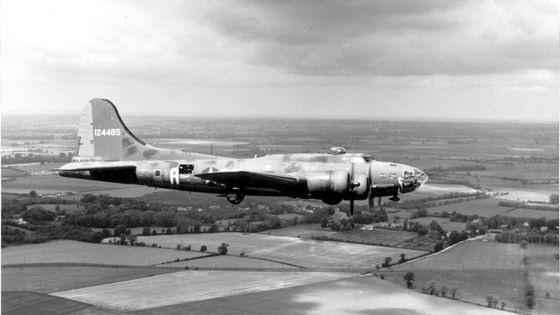 Velikáni nebes B-17 Memphis Belle