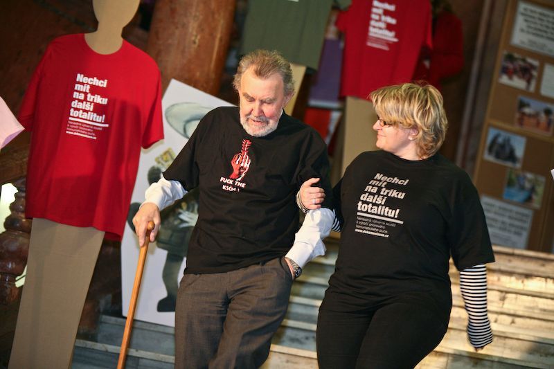 Módní přehlídka politických vězňů