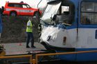 V Ostravě se srazila tramvaj a autobus, pět lidí se zranilo