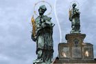Poděbradský most opět zdobí socha sv. Jana Nepomuckého