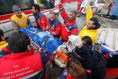 Konec nadějí, Turci už po obětech zemětřesení nepátrají