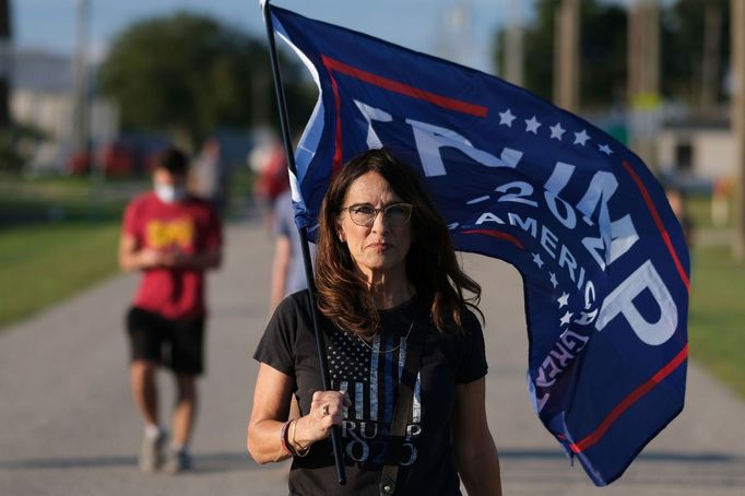 Předvolební mítink Donalda Trumpa v Sanfordu na Floridě.