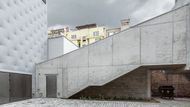 Okamura rovněž nominoval projekt architekta Petra Hájka, a to dostavbu pražské galerie DOX.