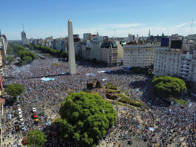 Desetitisíce lidí se sešly u Obelisku v Buenos Aires