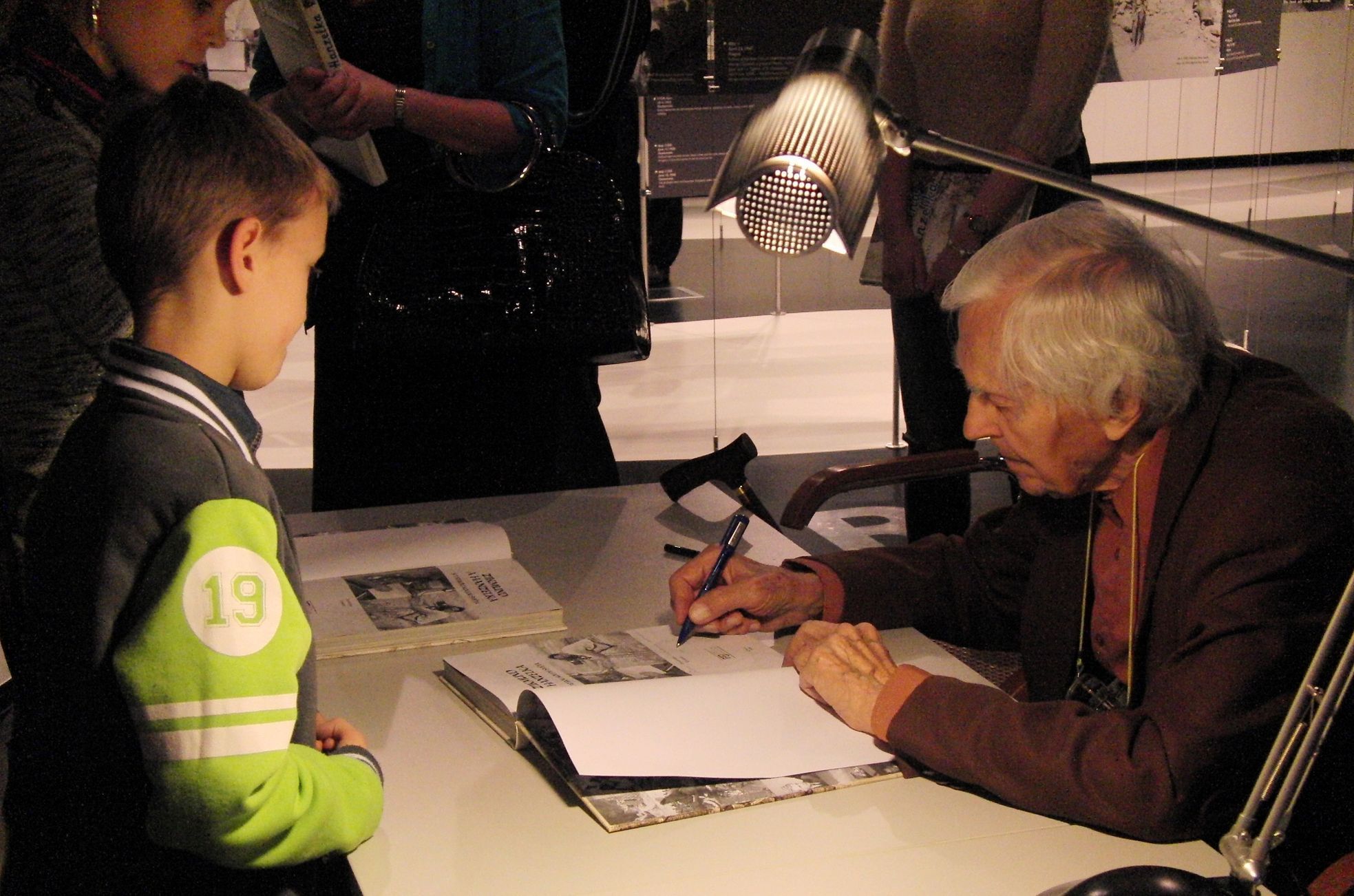 Cestovatel Miroslav Zikmund na křtu ve Zlíně (7. listopadu 2016)