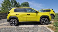 Mildhybríd s dvouspojkovým automatem má 74 kW a spotřebuje pět litrů benzinu na 100 km. Začíná na 454 900 korunách.