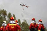 Na Kanárských ostrovech jsou teď v pohotovosti stovky hasičů.