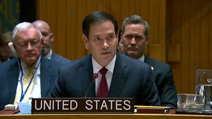 Čísla ukazující ztráty na životech ve válce na Ukrajině, jsou ohromná, tvrdí Marco Rubio