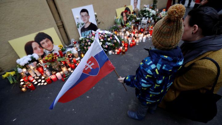 Evropský parlament: Na Slovensku přetrvávají obavy z korupce, oslabuje to právní stát
