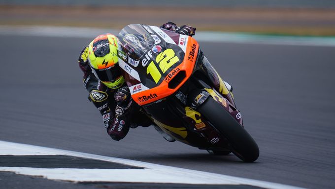 Filip Salač na motocyklu Moto2 v barvách ELF Marc VDS Racing Teamu