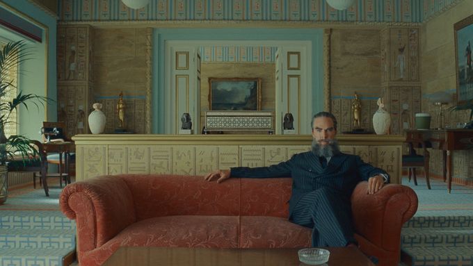 Film Wese Andersona Fénické spiknutí česká kina promítají od 5. června.