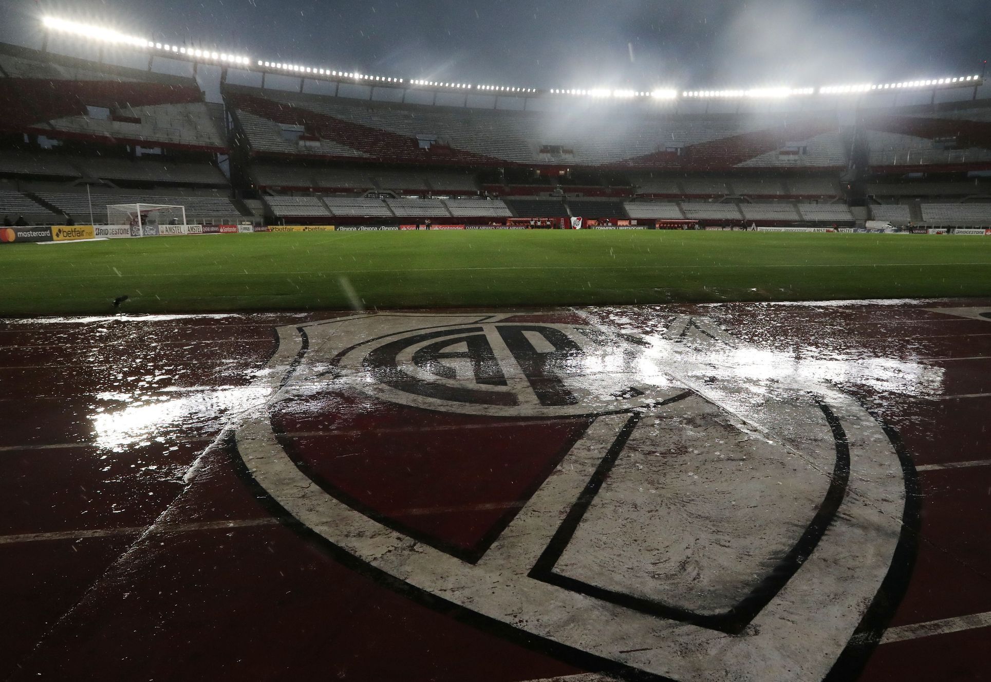 Copa Libertadores - Group D - River Plate v Binacional