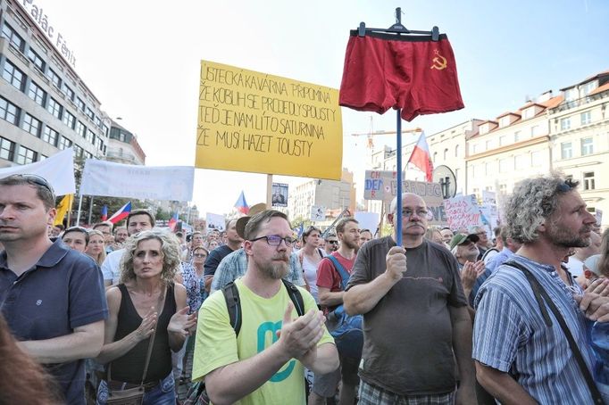 Z demonstrace na Václavském náměstí, 4. 6. 2019.