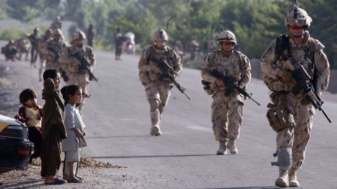 Vojáci NATO se v dohledné době z Afghánistánu nebudou moci stáhnout