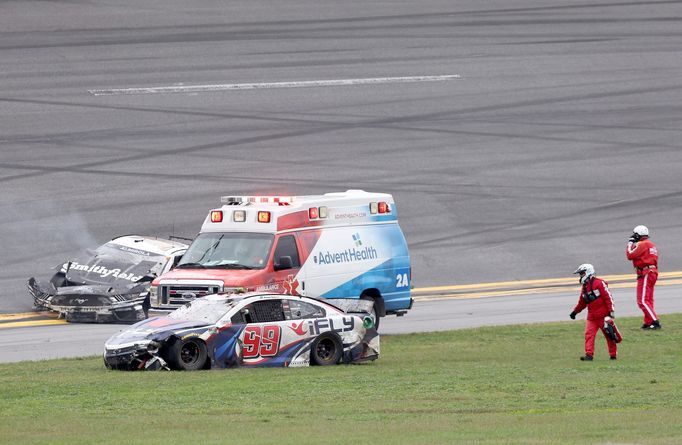 NASCAR, Daytona 2021: Daniel Suarez (99) a Aric Almirola (10)