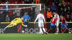 Zdeněk Ondrášek dává gól v utkání kvalifikace ME 2020 Česko - Anglie