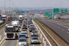 Auto není žádný luxus nebo zábava. Dle Fialy je zákaz spalovacích motorů nepřijatelný