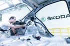 Automobilka Škoda hlásí rekordní výsledek, zisk loni stoupl o třetinu