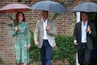 Už ve středu si v zahradách Kensingtonského paláce připomněli výročí úmrtí své matky princové William a Harry i Williamova manželka Kate.