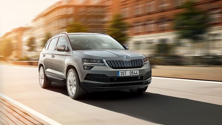 Za tři měsíce se v Česku prodalo 60 tisíc nových aut. Třetinu tvořily SUV