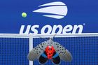 Vyfotit a rozmáčknout. US Open hrozí invaze nadržených mušek