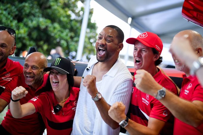 Will Smith při závodě elektrických člunů E1 na jezeře Como